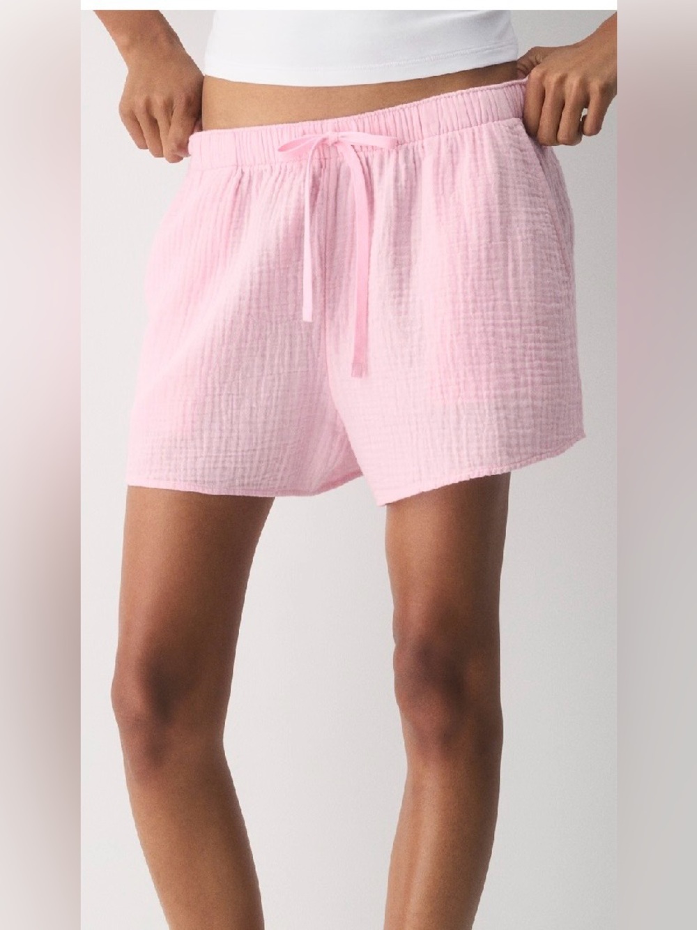 Aritzia Little moon mid rise AirPlush Cotton™ Sail Short
Organic cotton pull-on